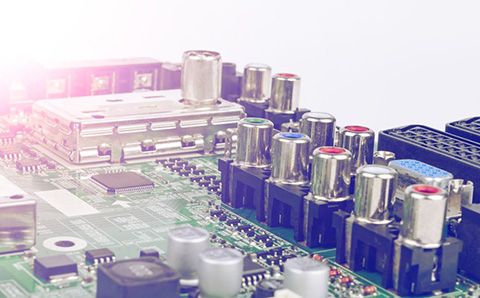 電流對超級電容器的性能有很大影響嗎？